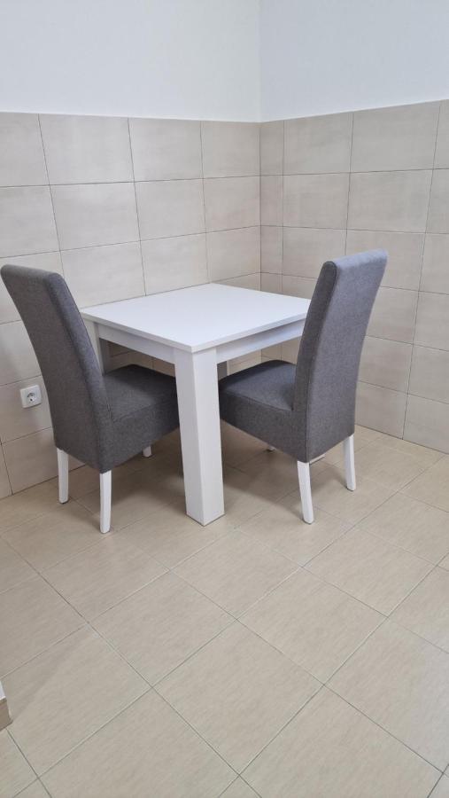 Apartman Tolosi Podgorica Esterno foto