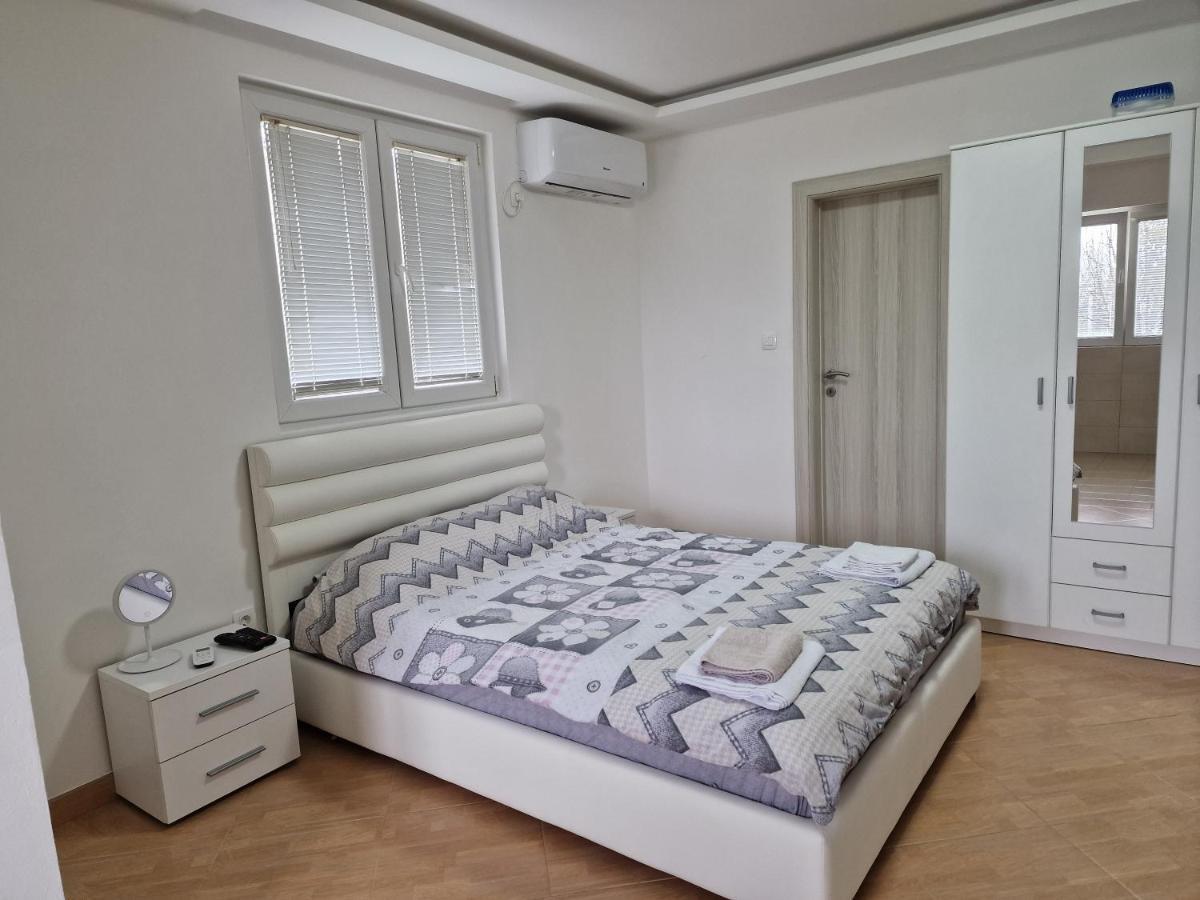 Apartman Tolosi Podgorica Esterno foto